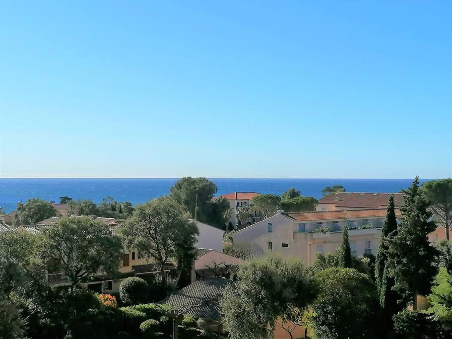 Appartement L'Evasion, Vue Mer, Plages A Pied Frejus Bagian luar foto